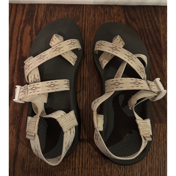 Chaco Shoes - Women's Chaco Sandals - Chaco Z Size 9 Patterned strap with toe loop and buckle